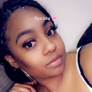 Meet your Posher, Deundra